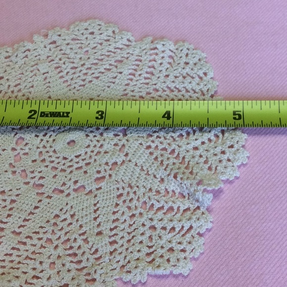 FINAL SALE PRICE 6 Pc Vintage Small Ivory Doily Set - Picture 8 of 14